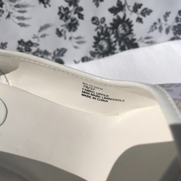 BCBGirls bg-olwen White Peep-Toe Wedges - Picture 5 of 10